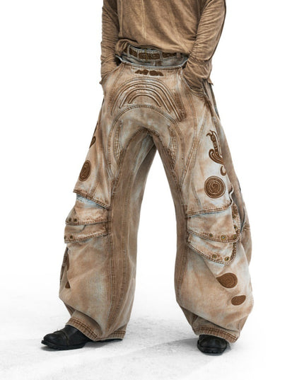 Three-dimensional Structured Curved-leg Jeans