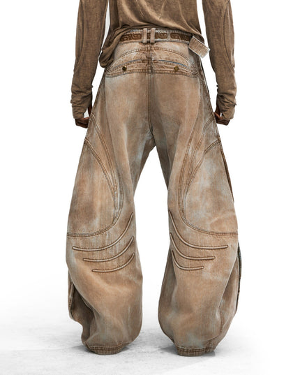 Three-dimensional Structured Curved-leg Jeans