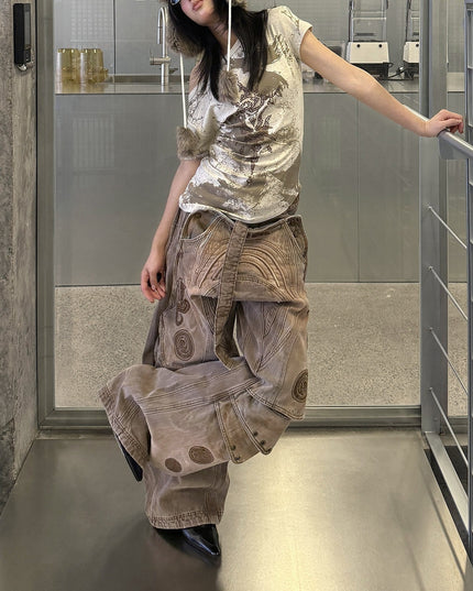 Three-dimensional Structured Curved-leg Jeans